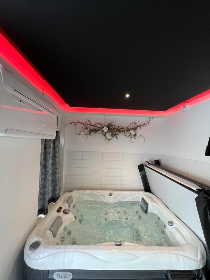 Spa De La Quarterelle Love Room 88 Vosges Remiremont Exterior foto